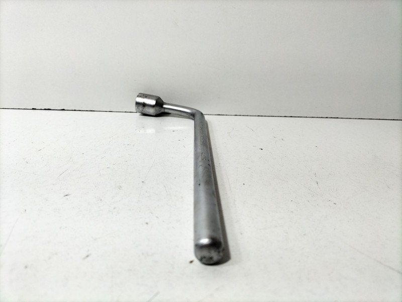 Recambio de llave rueda para mercedes-benz clase c coupé (cl203) c 220 cdi (203.708) referencia OEM IAM A2215810001  