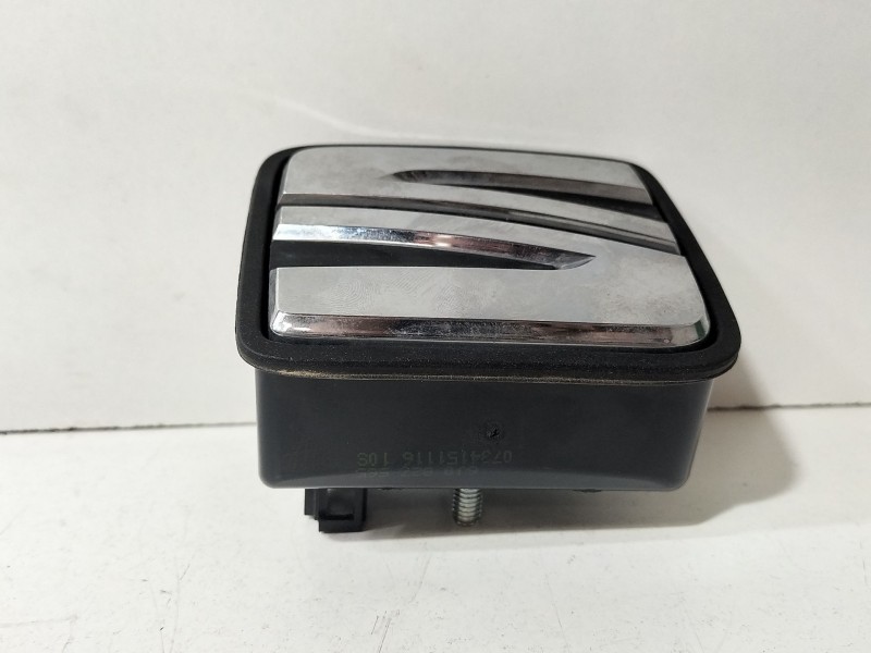 Recambio de maneta exterior porton para seat ibiza iv sc (6j1, 6p5) 1.4 tdi referencia OEM IAM 6J0827565  
