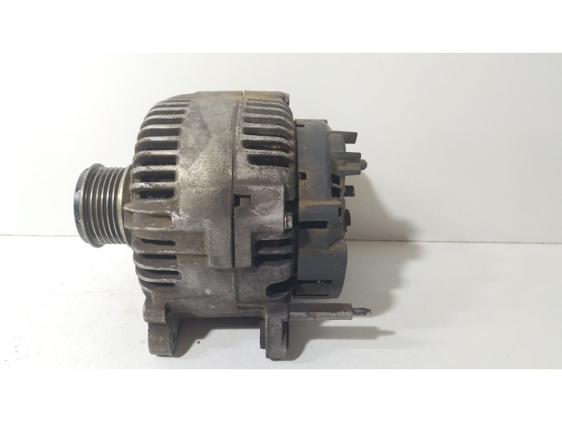 Recambio de alternador para volkswagen passat b6 (3c2) 2.0 tdi referencia OEM IAM 06F903026L  