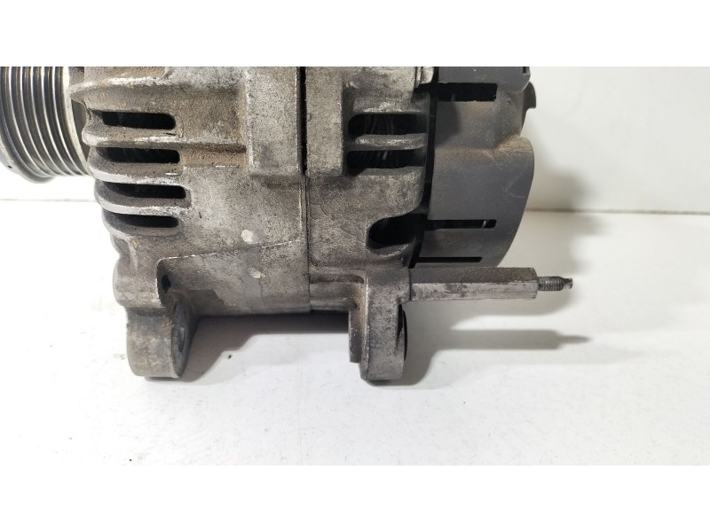Recambio de alternador para volkswagen passat b6 (3c2) 2.0 tdi referencia OEM IAM 06F903026L  