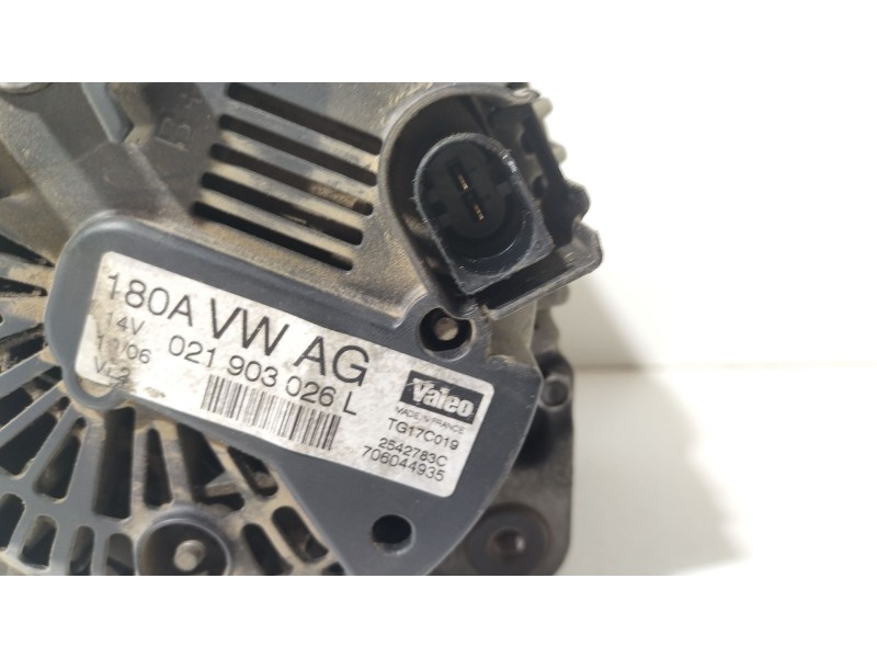 Recambio de alternador para volkswagen passat b6 (3c2) 2.0 tdi referencia OEM IAM 06F903026L  