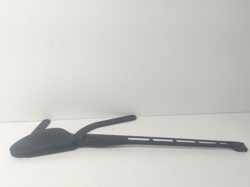 Recambio de brazo limpia delantero izquierdo para mercedes-benz clase c coupé (cl203) c 220 cdi (203.708) referencia OEM IAM A20