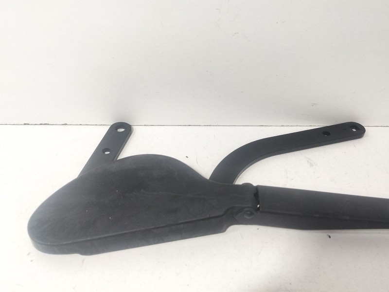Recambio de brazo limpia delantero izquierdo para mercedes-benz clase c coupé (cl203) c 220 cdi (203.708) referencia OEM IAM A20
