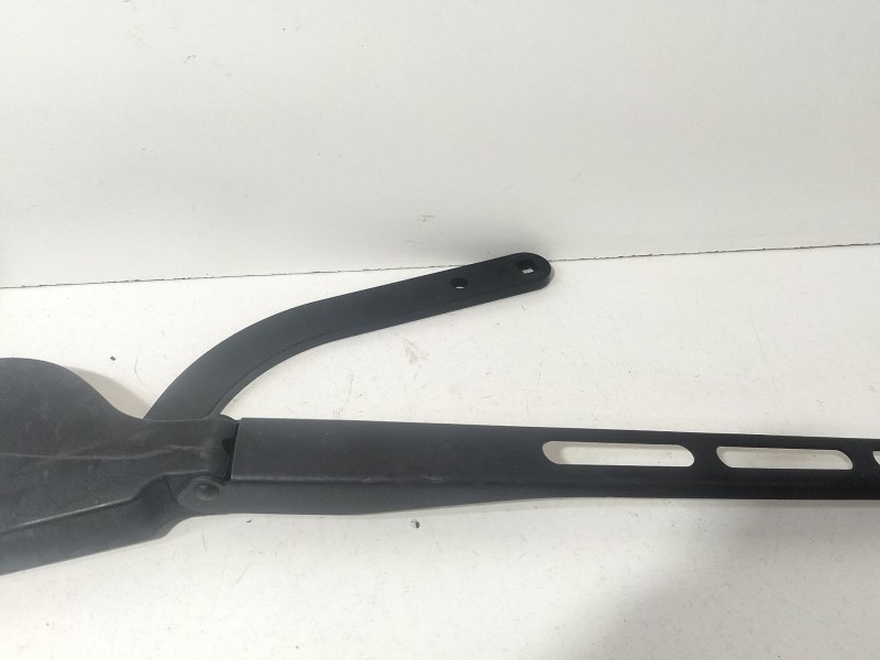 Recambio de brazo limpia delantero izquierdo para mercedes-benz clase c coupé (cl203) c 220 cdi (203.708) referencia OEM IAM A20