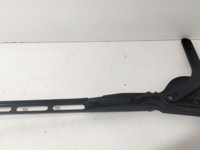 Recambio de brazo limpia delantero izquierdo para mercedes-benz clase c coupé (cl203) c 220 cdi (203.708) referencia OEM IAM A20