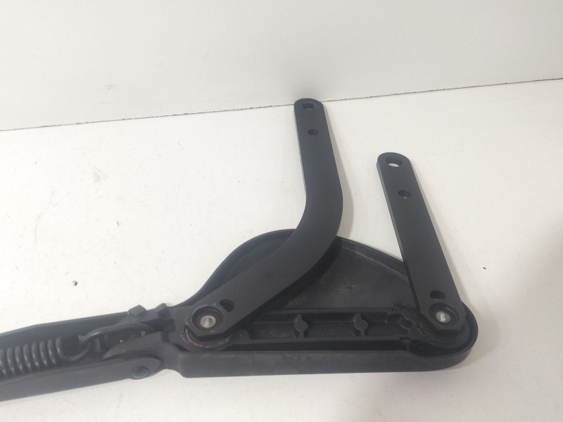 Recambio de brazo limpia delantero izquierdo para mercedes-benz clase c coupé (cl203) c 220 cdi (203.708) referencia OEM IAM A20
