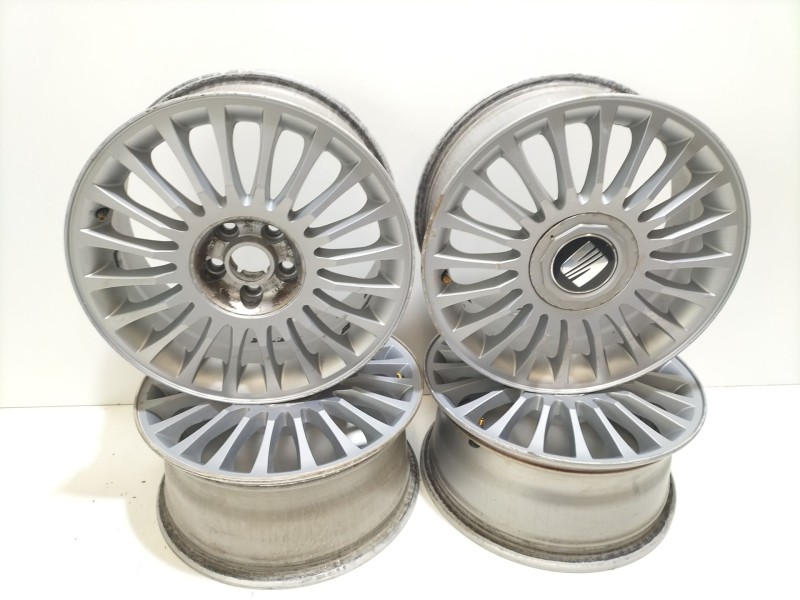 Recambio de juego llantas para seat leon (1m1) 1.9 tdi referencia OEM IAM 1M0601025E  