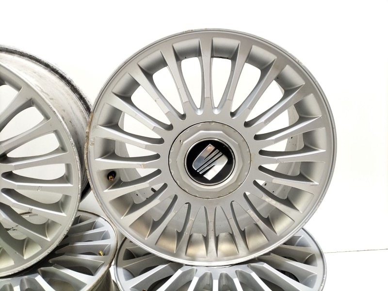 Recambio de juego llantas para seat leon (1m1) 1.9 tdi referencia OEM IAM 1M0601025E  