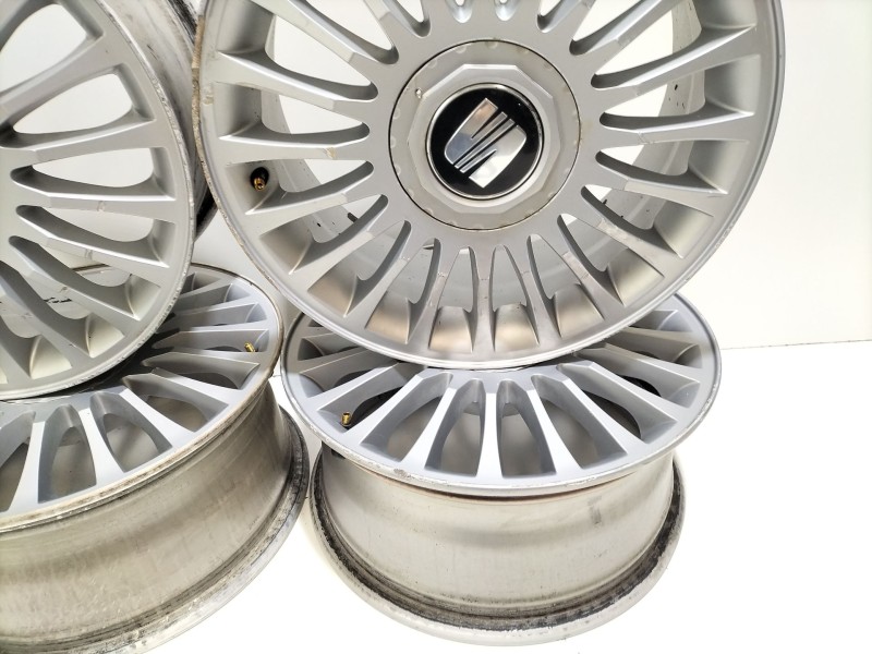 Recambio de juego llantas para seat leon (1m1) 1.9 tdi referencia OEM IAM 1M0601025E  