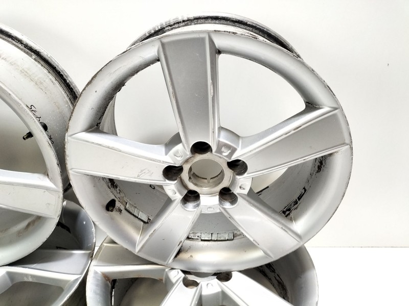 Recambio de juego llantas para seat leon (1p1) 2.0 tdi 16v referencia OEM IAM 1P0601025C  