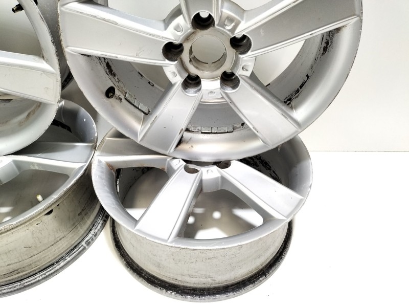 Recambio de juego llantas para seat leon (1p1) 2.0 tdi 16v referencia OEM IAM 1P0601025C  