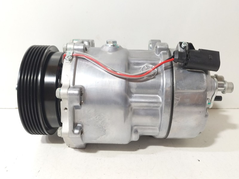 Recambio de compresor aire acondicionado para volkswagen golf iv (1j1) 1.9 tdi referencia OEM IAM 1J0820803  