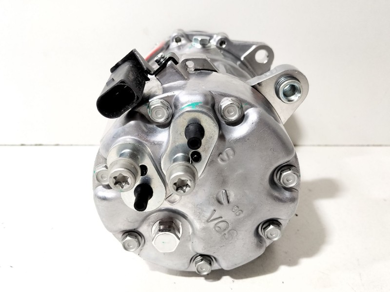 Recambio de compresor aire acondicionado para volkswagen golf iv (1j1) 1.9 tdi referencia OEM IAM 1J0820803  