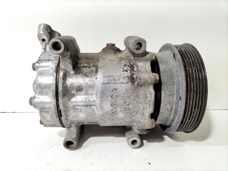 Recambio de compresor aire acondicionado para renault clio iii grandtour (kr0/1_) 1.5 dci referencia OEM IAM 8200953359  