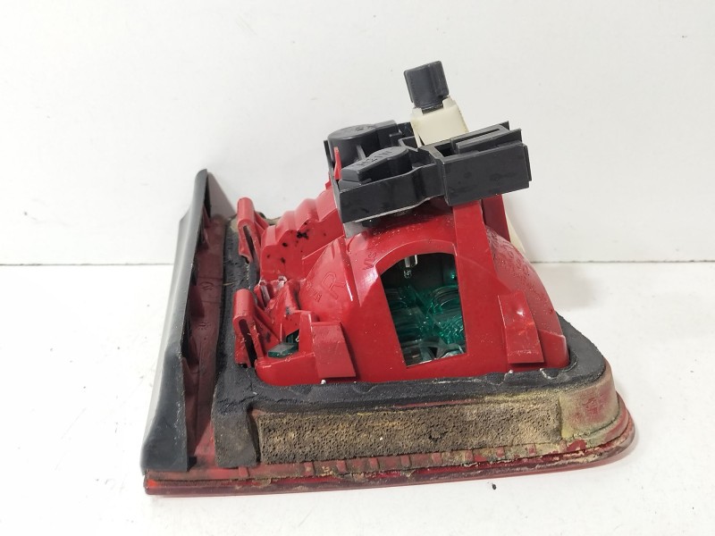 Recambio de piloto trasero derecho de porton para citroën c5 iii (rd_) 1.6 hdi 110 referencia OEM IAM 9687582980  