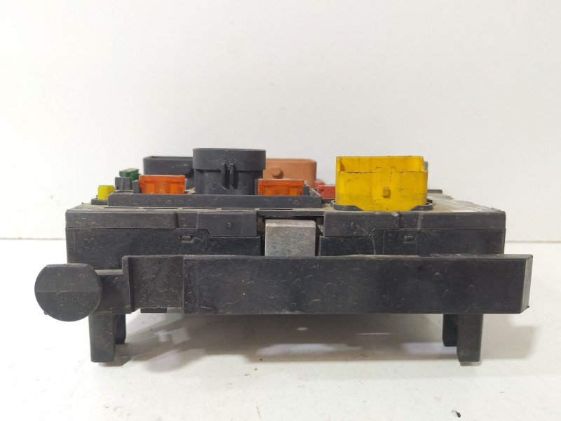 Recambio de caja reles / fusibles para citroën c5 iii (rd_) 1.6 hdi 110 referencia OEM IAM 9664705980  