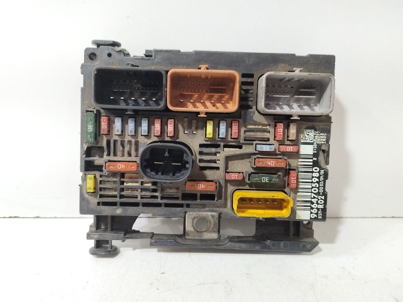 Recambio de caja reles / fusibles para citroën c5 iii (rd_) 1.6 hdi 110 referencia OEM IAM 9664705980  