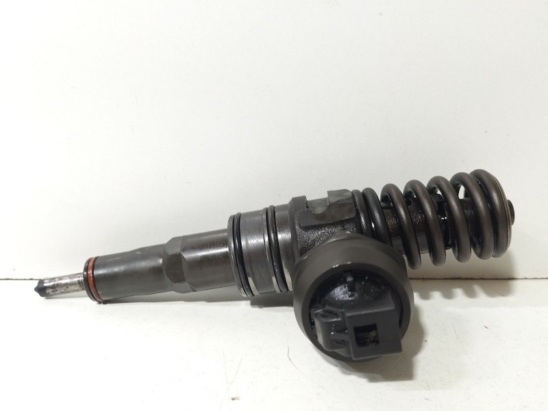 Recambio de inyector para seat ibiza iii (6l1) 1.4 tdi referencia OEM IAM 038130073AG  