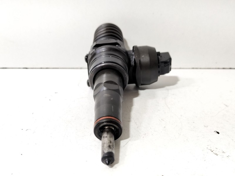 Recambio de inyector para seat ibiza iii (6l1) 1.4 tdi referencia OEM IAM 038130073AG  