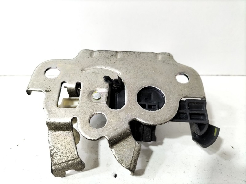 Recambio de cerradura maletero / porton para audi a3 sportback (8pa) 2.0 tdi 16v referencia OEM IAM 8R0827505A  