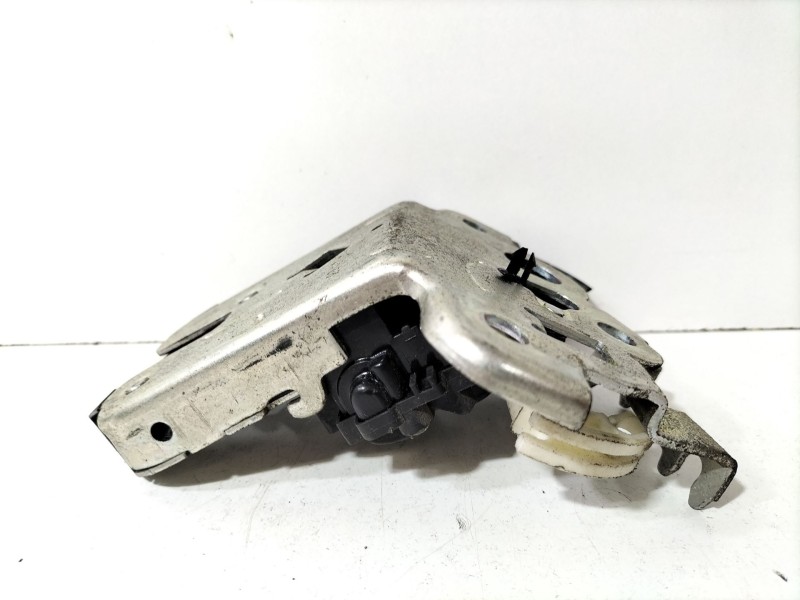 Recambio de cerradura maletero / porton para audi a3 sportback (8pa) 2.0 tdi 16v referencia OEM IAM 8R0827505A  