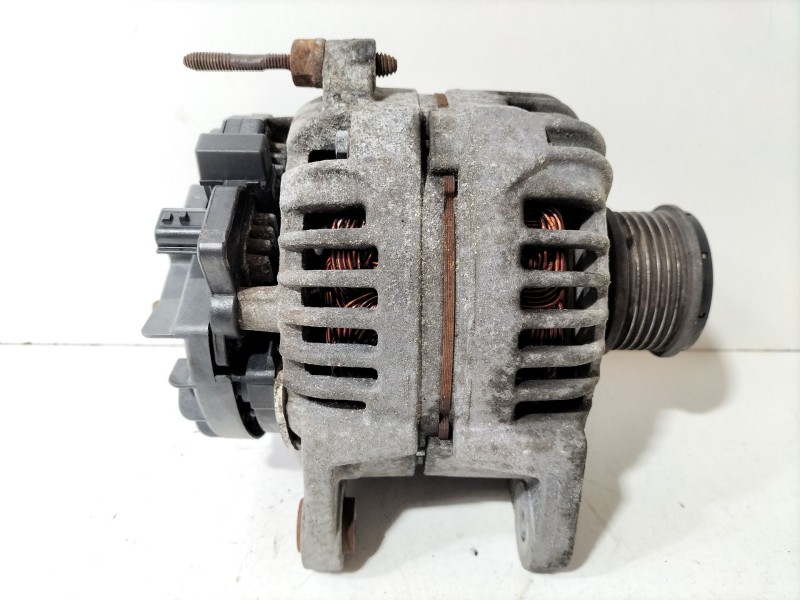 Recambio de alternador para renault clio iii grandtour (kr0/1_) 1.5 dci referencia OEM IAM 0124425093  