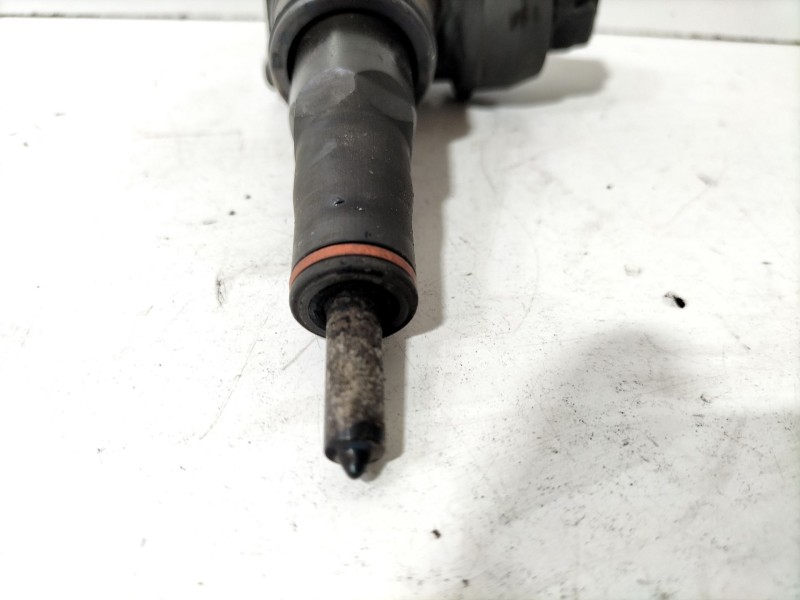 Recambio de inyector para volkswagen golf v (1k1) 1.9 tdi referencia OEM IAM 038130073AG  
