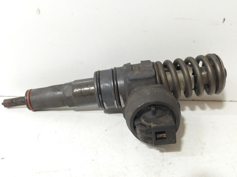 Recambio de inyector para volkswagen golf v (1k1) 1.9 tdi referencia OEM IAM 038130073AG  