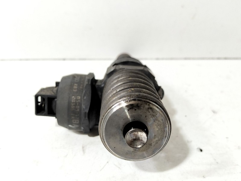 Recambio de inyector para volkswagen golf v (1k1) 1.9 tdi referencia OEM IAM 038130073AG  