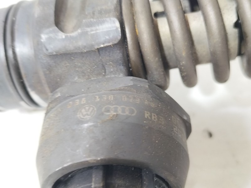 Recambio de inyector para volkswagen golf v (1k1) 1.9 tdi referencia OEM IAM 038130073AG  