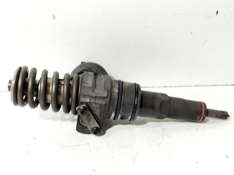 Recambio de inyector para volkswagen golf v (1k1) 1.9 tdi referencia OEM IAM 038130073AG  