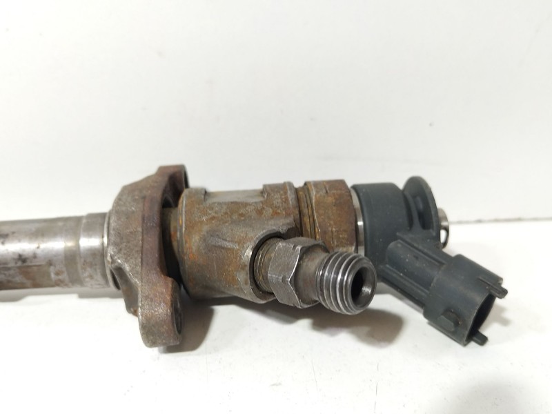 Recambio de inyector para peugeot partner kombi confort referencia OEM IAM 0445110311  