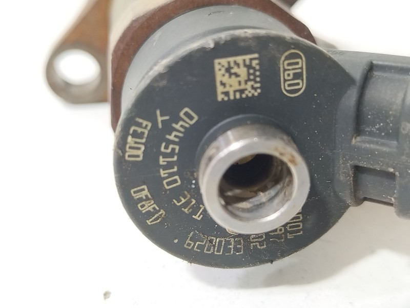 Recambio de inyector para peugeot partner kombi confort referencia OEM IAM 0445110311  