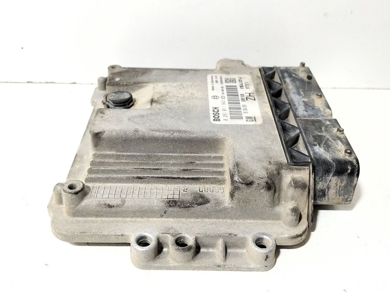 Recambio de centralita motor uce para opel astra h (a04) 1.7 cdti (l48) referencia OEM IAM 55556829  