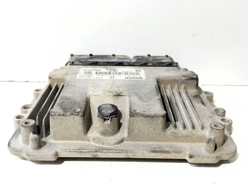 Recambio de centralita motor uce para opel astra h (a04) 1.7 cdti (l48) referencia OEM IAM 55556829  