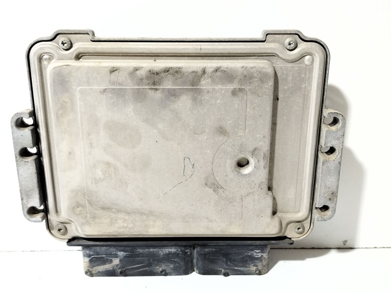 Recambio de centralita motor uce para opel astra h (a04) 1.7 cdti (l48) referencia OEM IAM 55556829  
