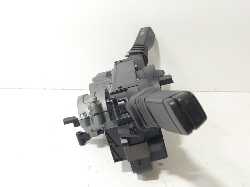 Recambio de centralita motor uce para opel astra h (a04) 1.7 cdti (l48) referencia OEM IAM 55556829  