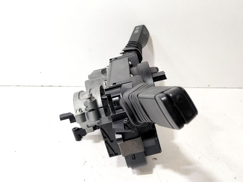 Recambio de centralita motor uce para opel astra h (a04) 1.7 cdti (l48) referencia OEM IAM 55556829  
