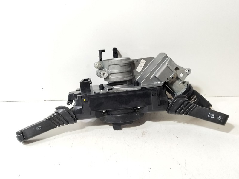 Recambio de centralita motor uce para opel astra h (a04) 1.7 cdti (l48) referencia OEM IAM 55556829  