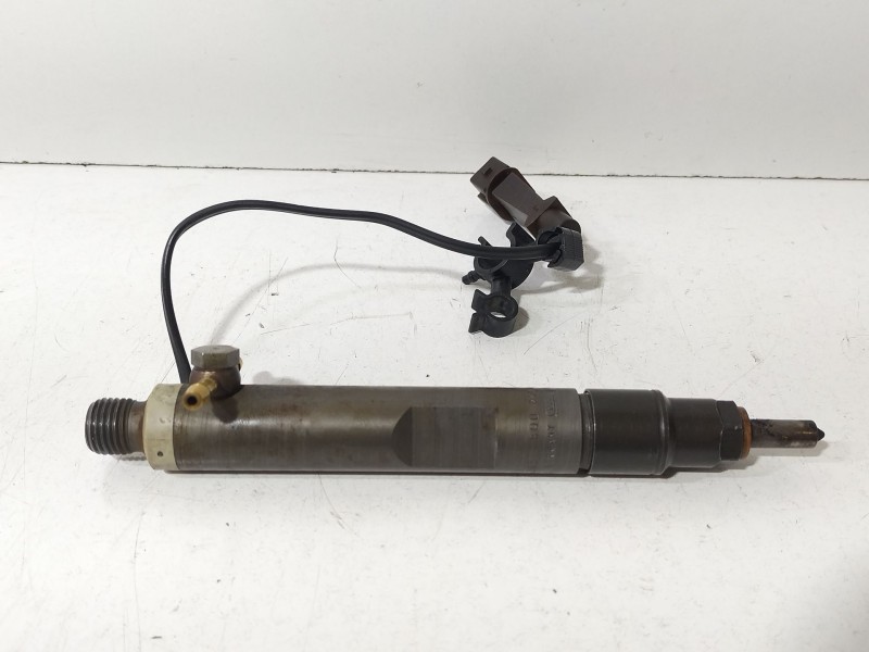 Recambio de inyector para seat ibiza ii (6k1) 1.9 sdi referencia OEM IAM 028130203F  