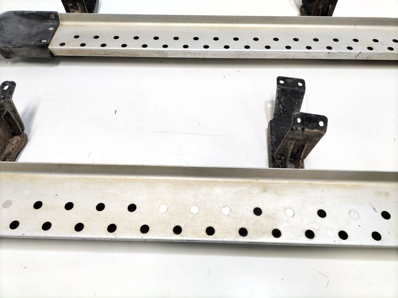 Recambio de estriberas laterales para suzuki grand vitara ii (jt, te, td) 1.9 ddis a las 4 ruedas (jt419, td44, jb419wd, jb419xd