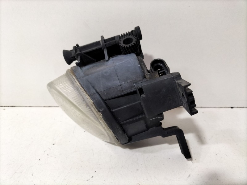 Recambio de faro antiniebla derecho para audi a3 sportback (8pa) 2.0 tdi 16v referencia OEM IAM 8E0941700C  