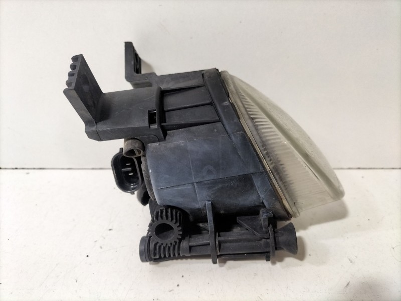 Recambio de faro antiniebla derecho para audi a3 sportback (8pa) 2.0 tdi 16v referencia OEM IAM 8E0941700C  