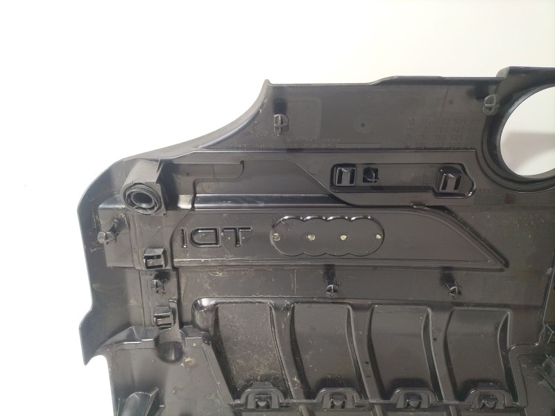 Recambio de tapa motor para audi a3 sportback (8pa) 2.0 tdi 16v referencia OEM IAM 03L103925AM  