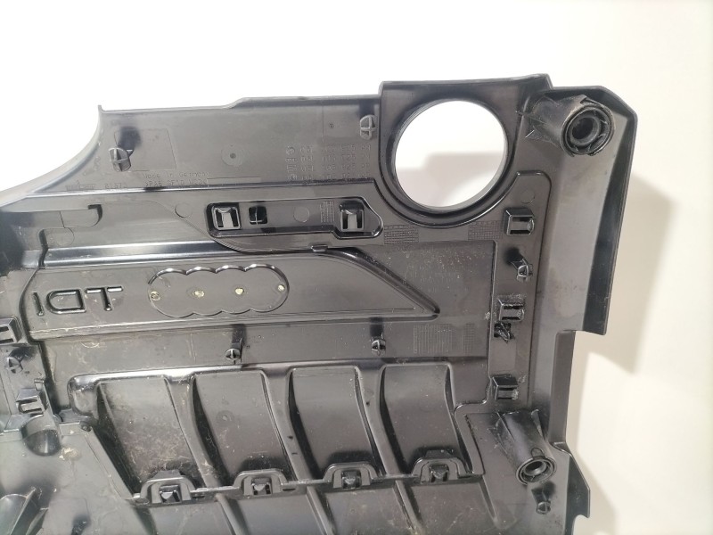 Recambio de tapa motor para audi a3 sportback (8pa) 2.0 tdi 16v referencia OEM IAM 03L103925AM  