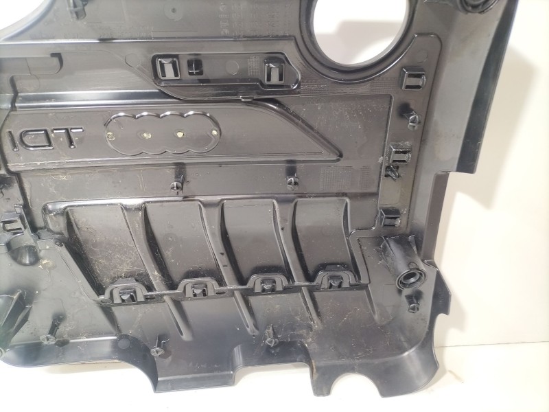 Recambio de tapa motor para audi a3 sportback (8pa) 2.0 tdi 16v referencia OEM IAM 03L103925AM  