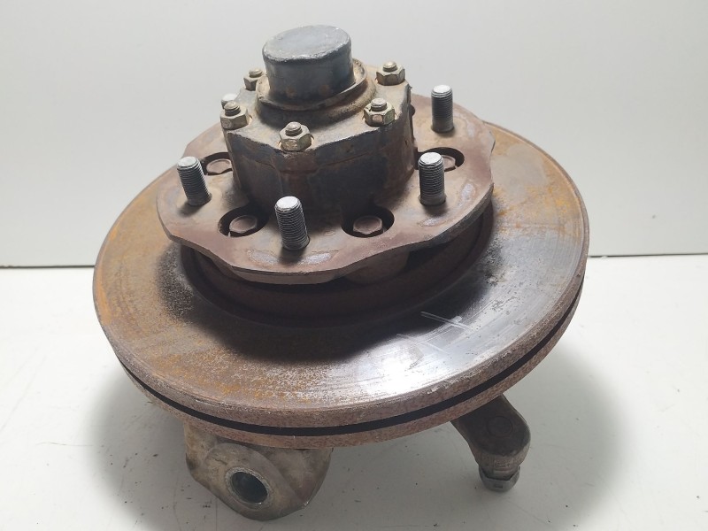 Recambio de mangueta delantera izquierda para nissan terrano ii (r20) 2.7 tdi 4wd referencia OEM IAM Nissan Terrano II (R20)  