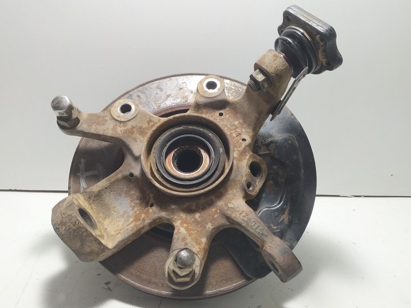 Recambio de mangueta delantera izquierda para nissan terrano ii (r20) 2.7 tdi 4wd referencia OEM IAM Nissan Terrano II (R20)  