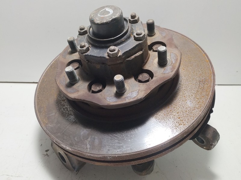 Recambio de mangueta delantera derecha para nissan terrano ii (r20) 2.7 tdi 4wd referencia OEM IAM Nissan Terrano II R20  
