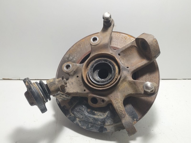 Recambio de mangueta delantera derecha para nissan terrano ii (r20) 2.7 tdi 4wd referencia OEM IAM Nissan Terrano II R20  